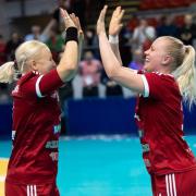 Vantara-Kelemen Éva és Lotte Grigel gólöröme  Fotó: dvsckezilabda.hu