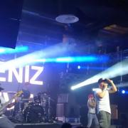 A színpadon: Deniz